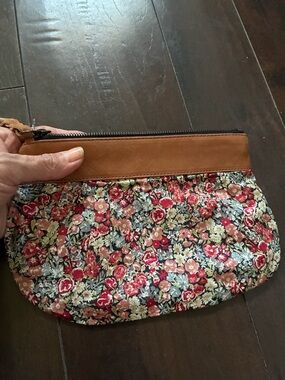 Floral Print Wristlet Clutch with Tan Trim